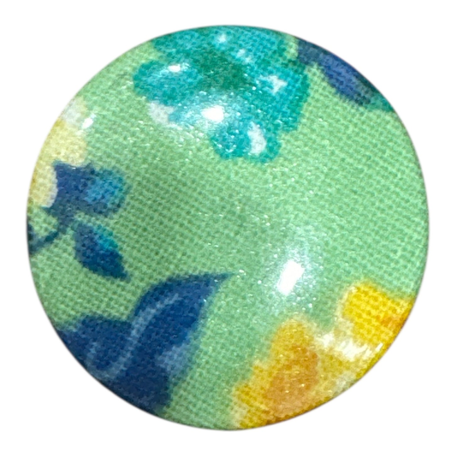 Lynette - Mini Button Pin