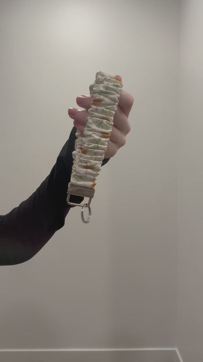 Daisy - Scrunchie Wristlet